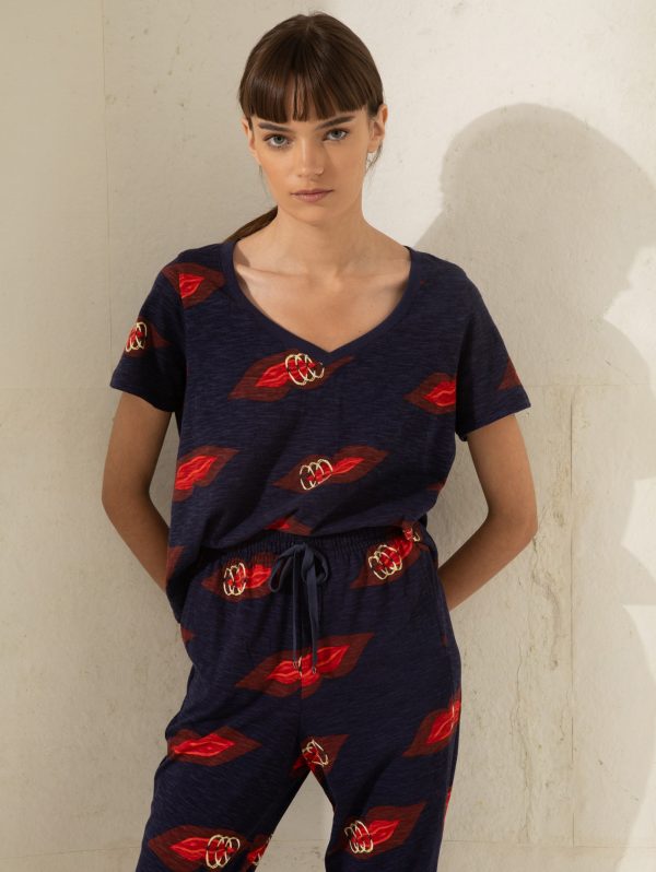 REMERA KISSES