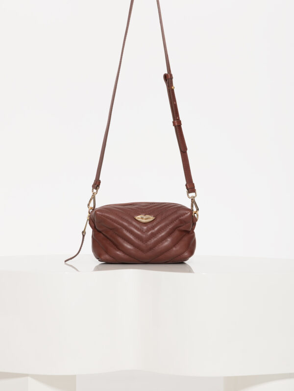 CROSSBODY LIPS